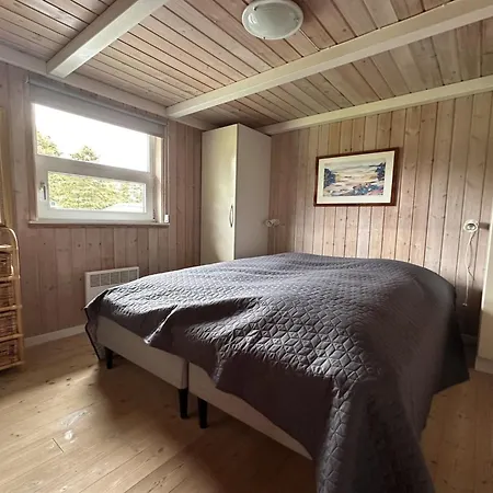 Carlina - 1-3km From The Sea By Interhome